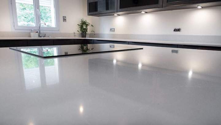 Ilot cuisine marbre Lacroix-Saint-Ouen